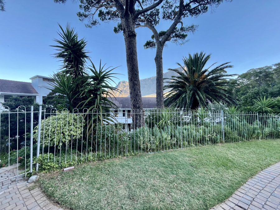 1 Bedroom Property for Sale in Tamboerskloof Western Cape